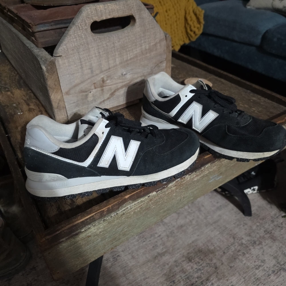 New Balance Classic Black and White Trainers